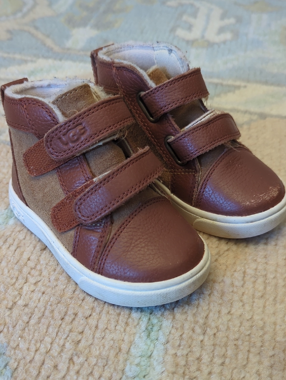 UGG Rennon II Boot Sneaker